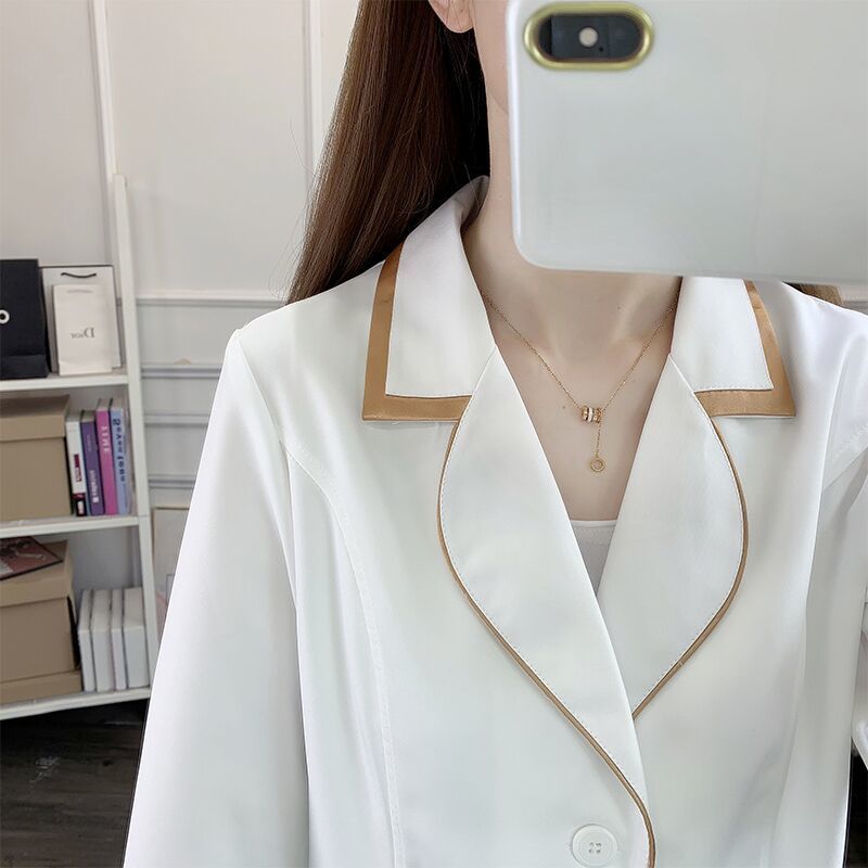 Weißes kurzes Schönheitsunifor – Lab Coat Medical Bewertung und Preis